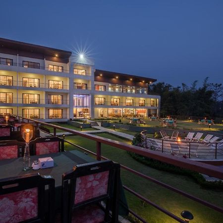 Park Safari Resort Sauraha Luaran gambar