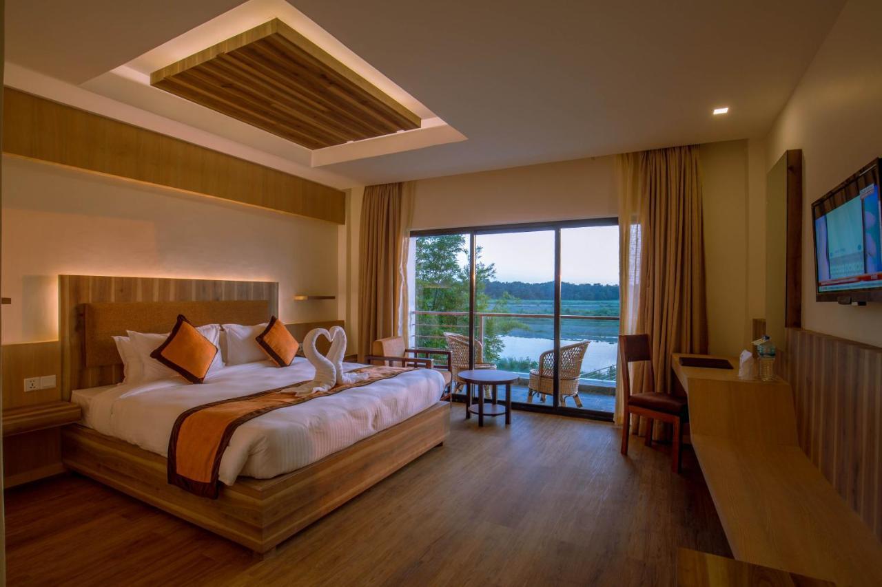 Park Safari Resort Sauraha Luaran gambar