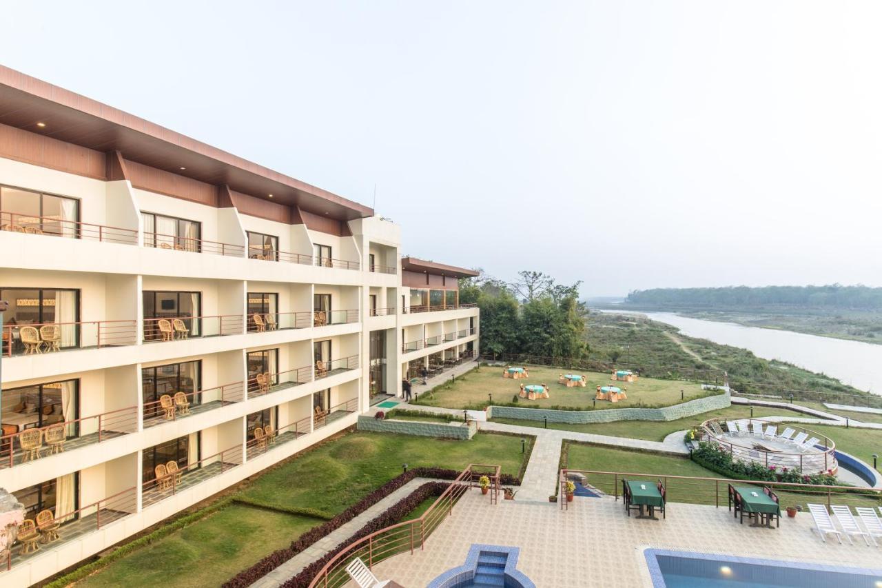 Park Safari Resort Sauraha Luaran gambar