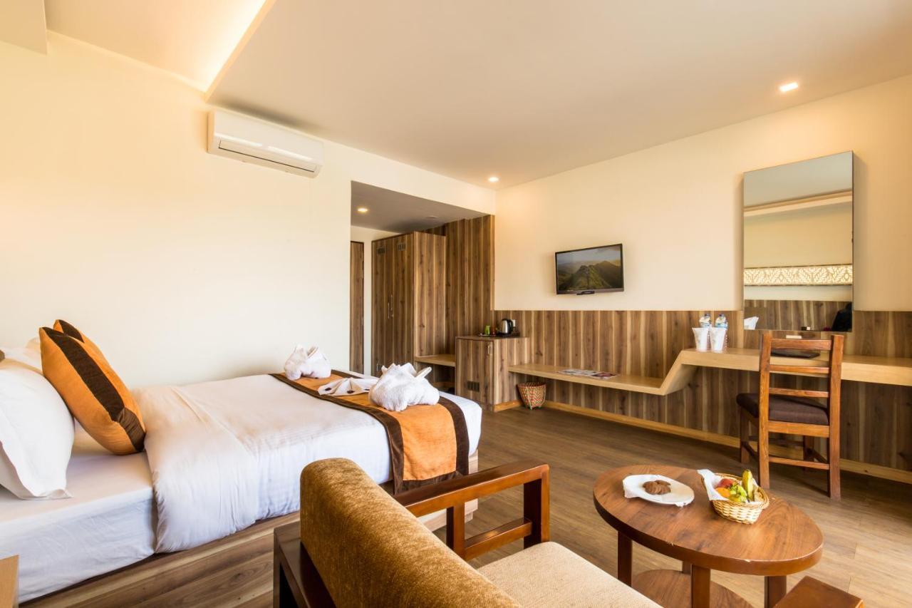Park Safari Resort Sauraha Luaran gambar
