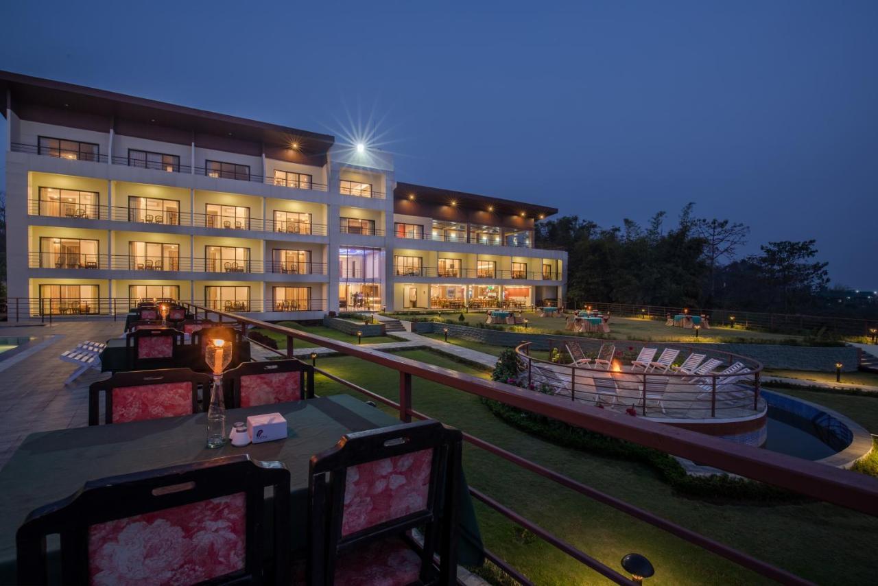 Park Safari Resort Sauraha Luaran gambar